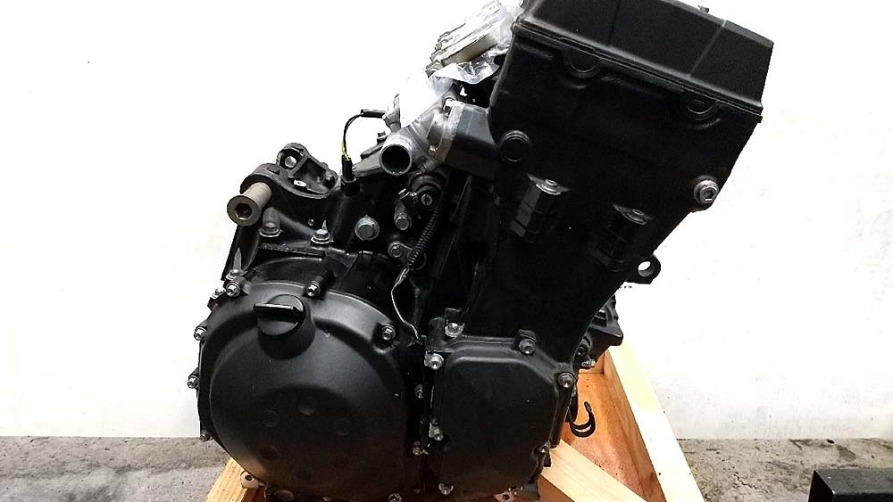 カワサキ ZZR1400 エンジン